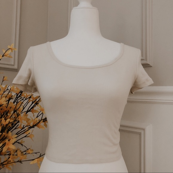 American Eagle Outfitters Tops - American eagle cropped white tee